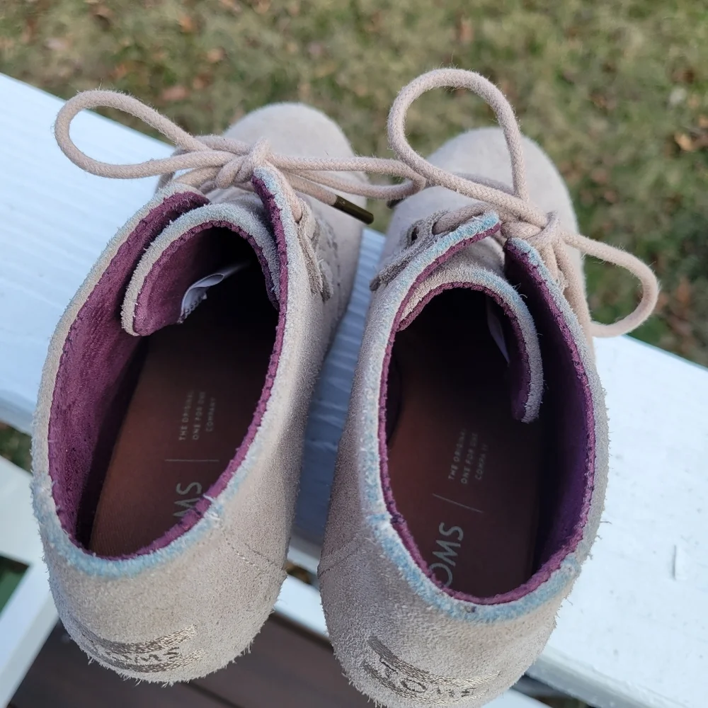 Toms Dersert Wedge Taupe Suede Shoe 6.5‎
